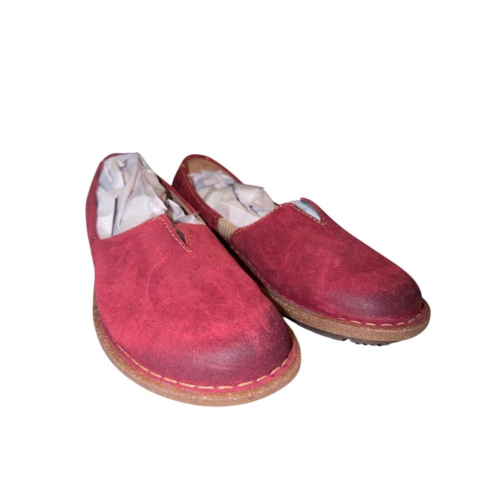 Born red suede leather comfort shoes slip on women’s 7.5 classic bold accent